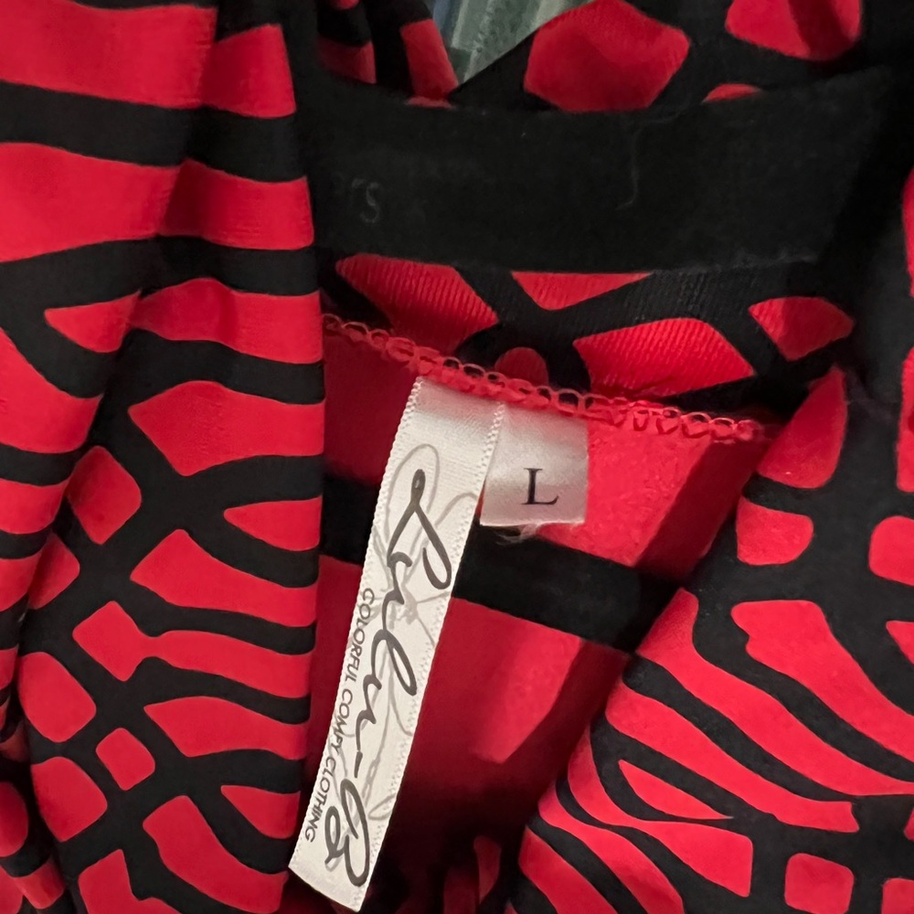 Lulu-B Red and Black Geometric Dress - Picture 2 of 3